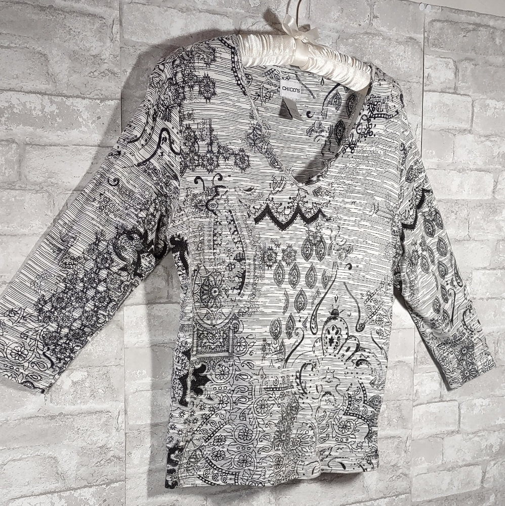 Chico's V Neck Print Tee Shirt